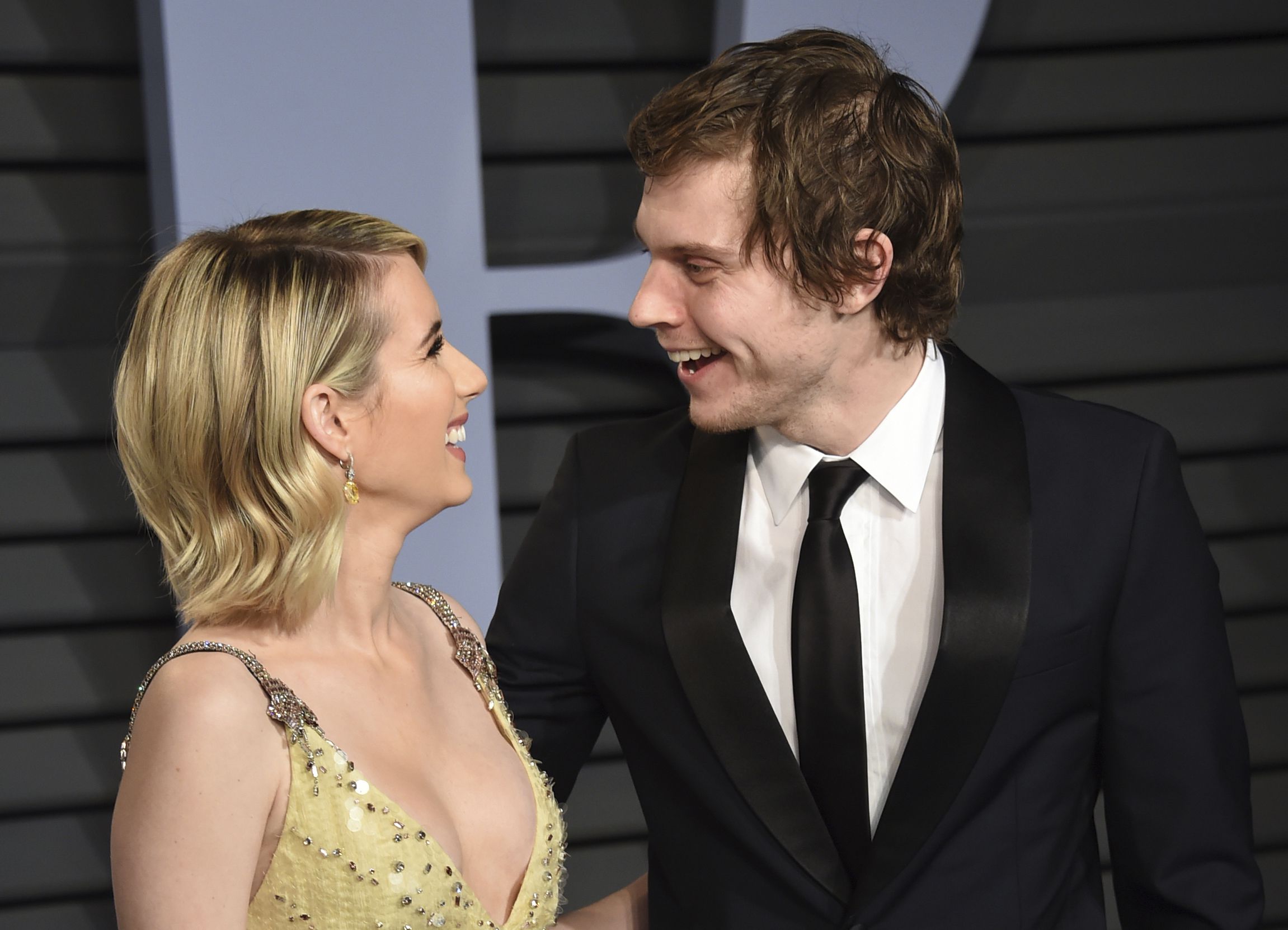 2302px x 1662px - Emma Roberts, Evan Peters split, call off engagement 7 years after meeting  in Syracuse - syracuse.com