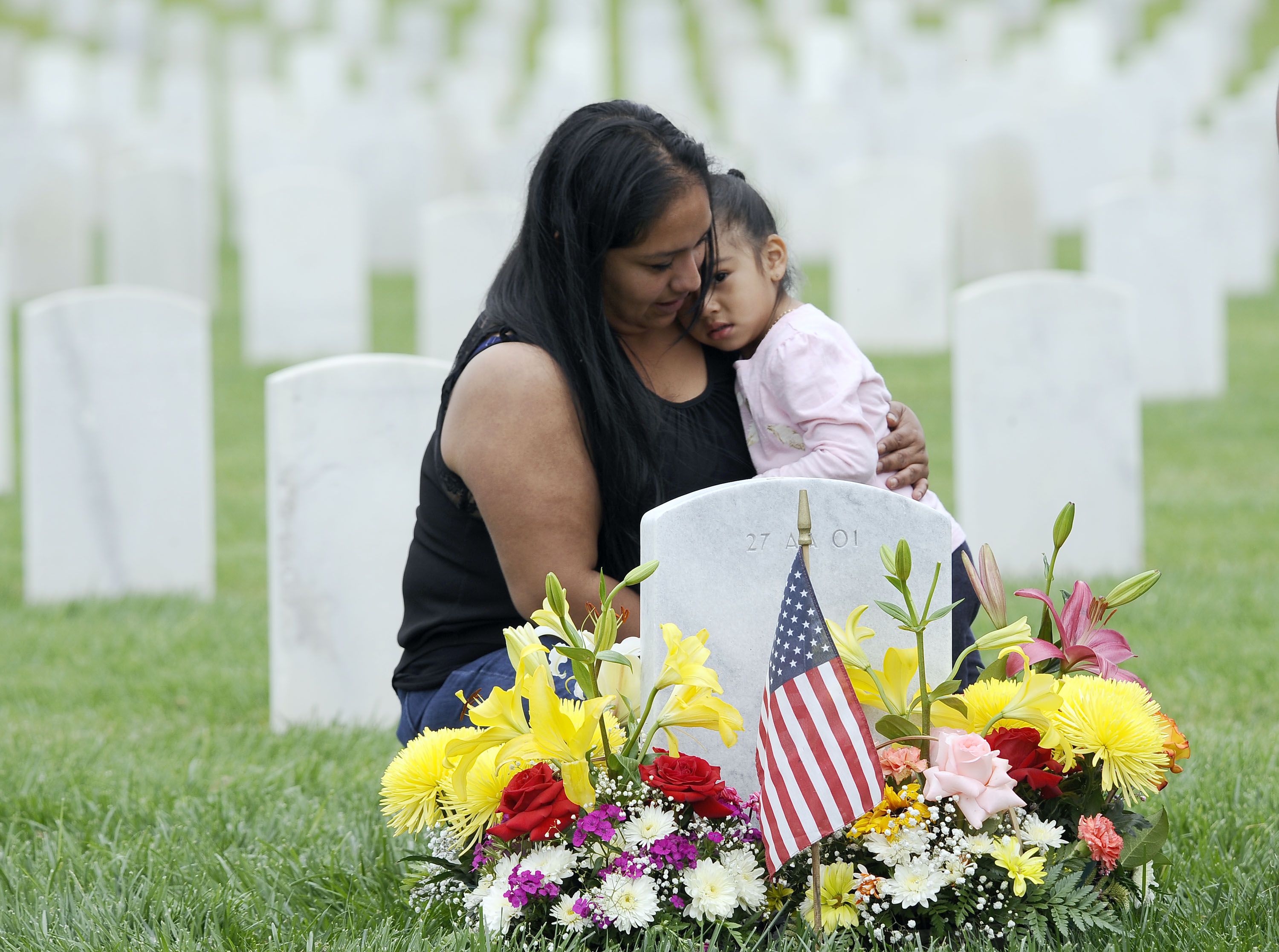 Obama Marks Memorial Day At Arlington National Cemetery The Boston Globe