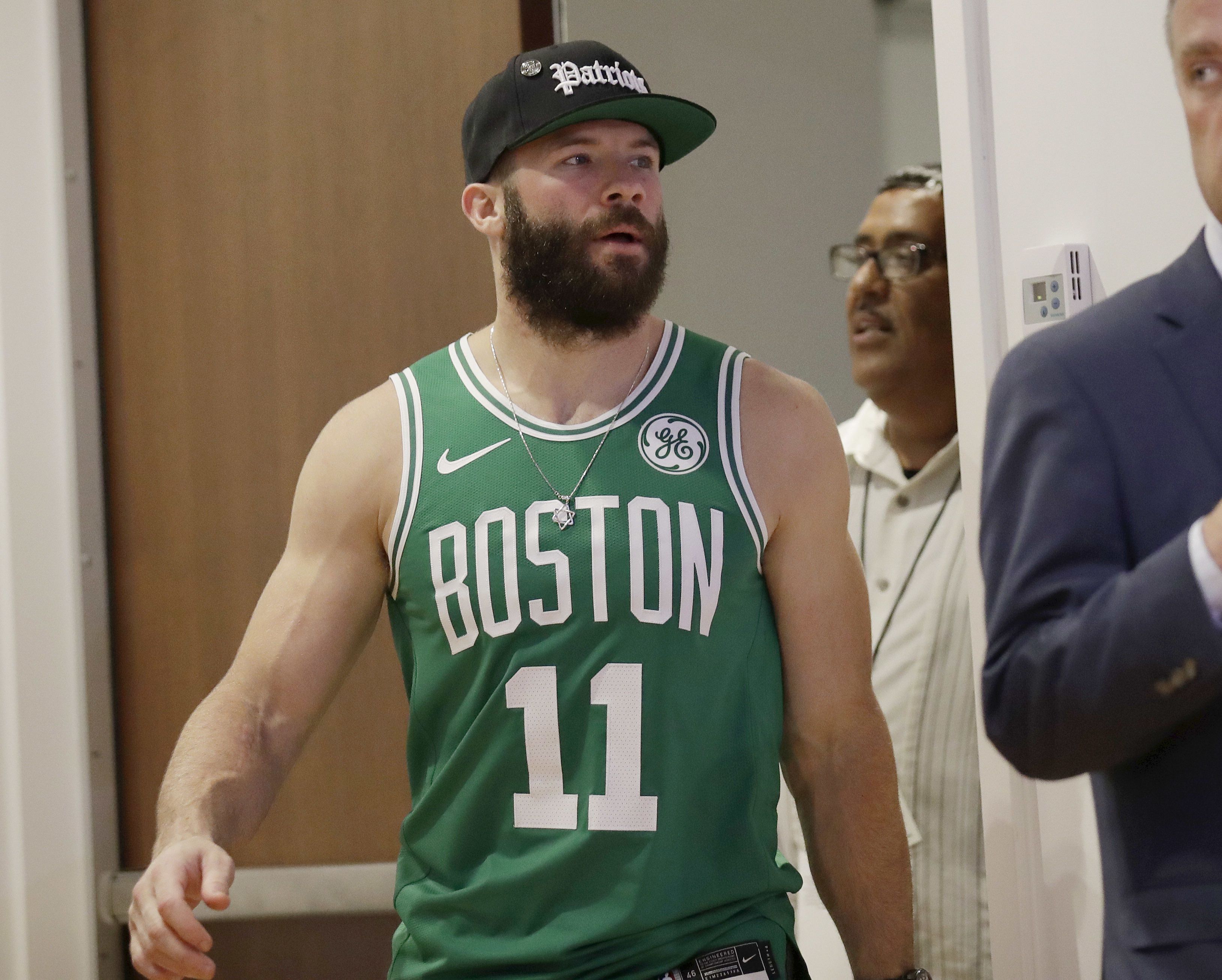 Kyrie Irving wants to get a Julian Edelman jersey with his name on ...
