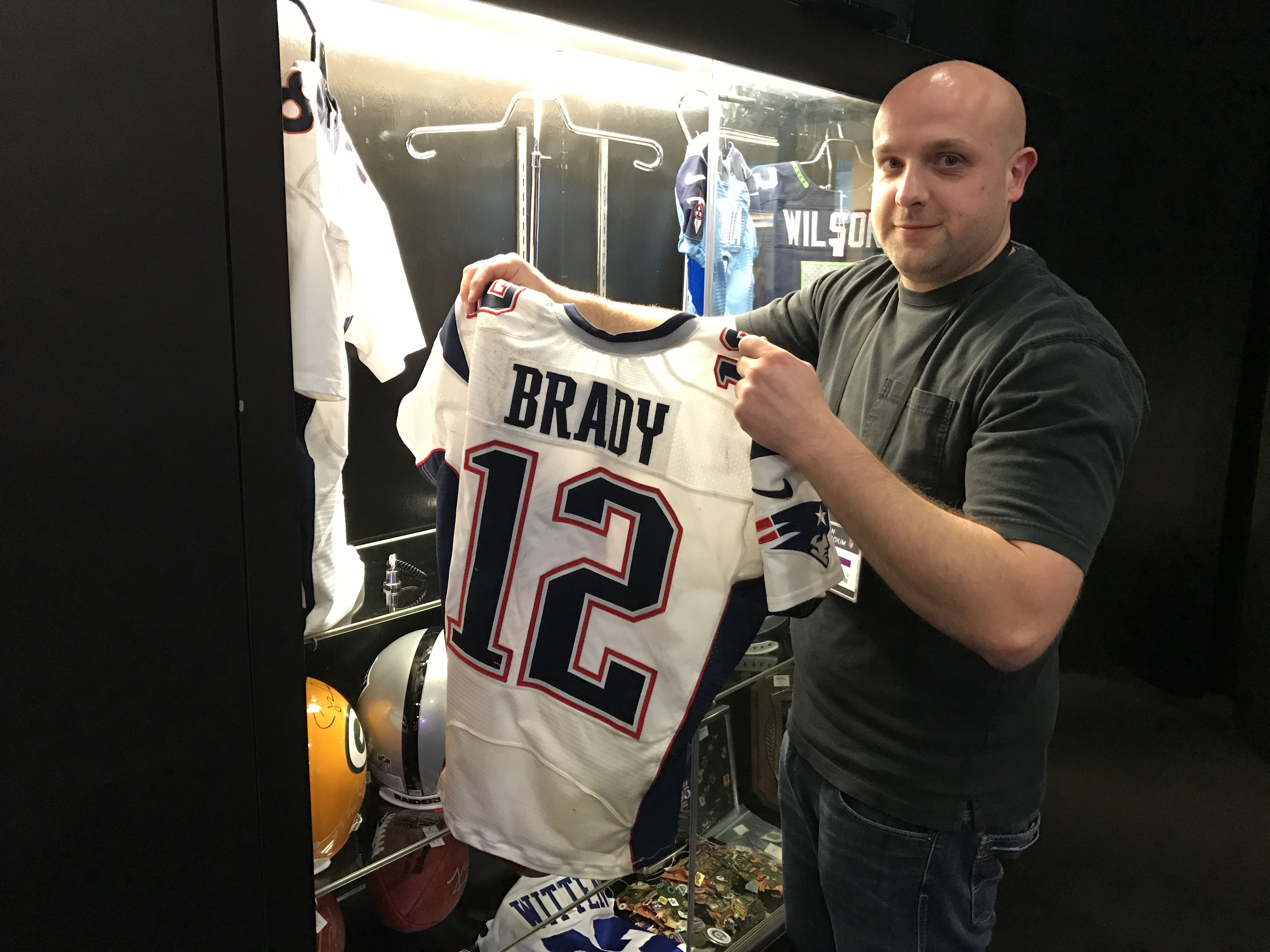A dirty Tom Brady jersey could fetch $50,000 at auction - The ...