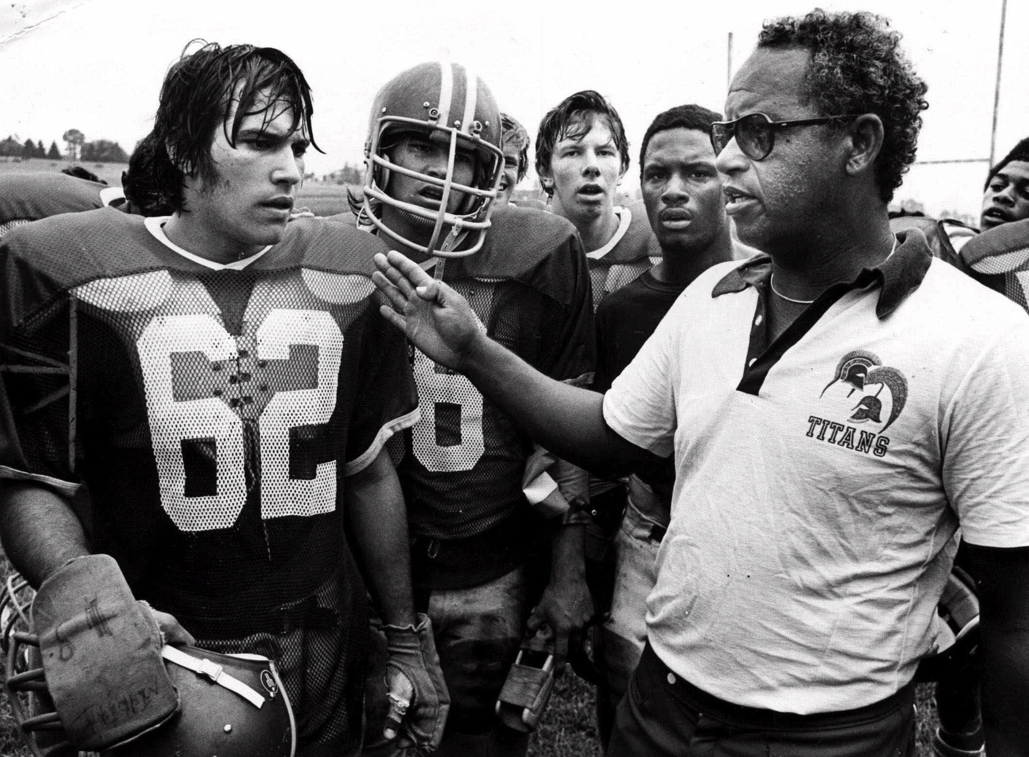 Remember The Titans Captain Julius Campbell Dies At 65 Pennlive Com