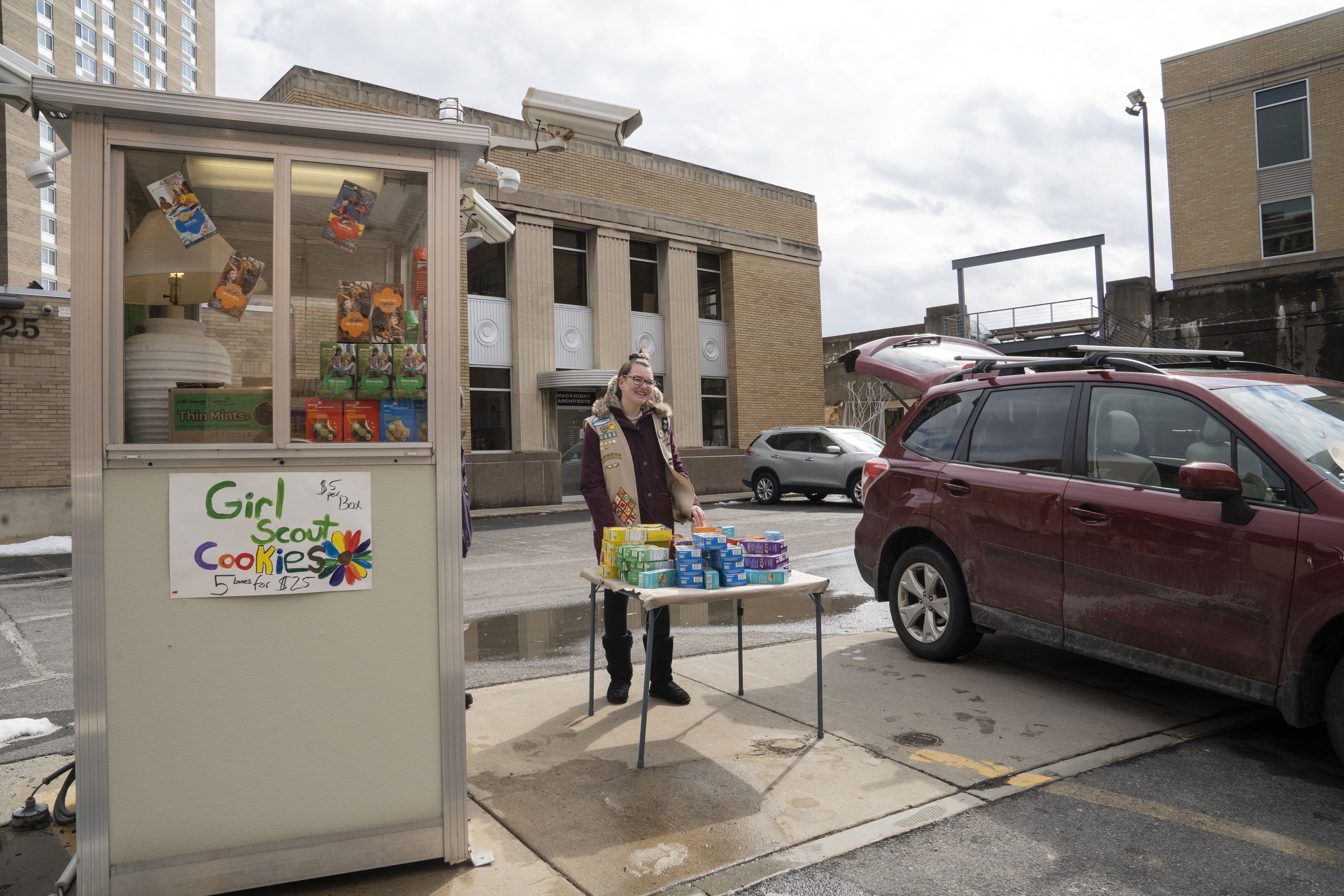 Video The Most Unusual Place To Buy Girl Scout Cookies In Central