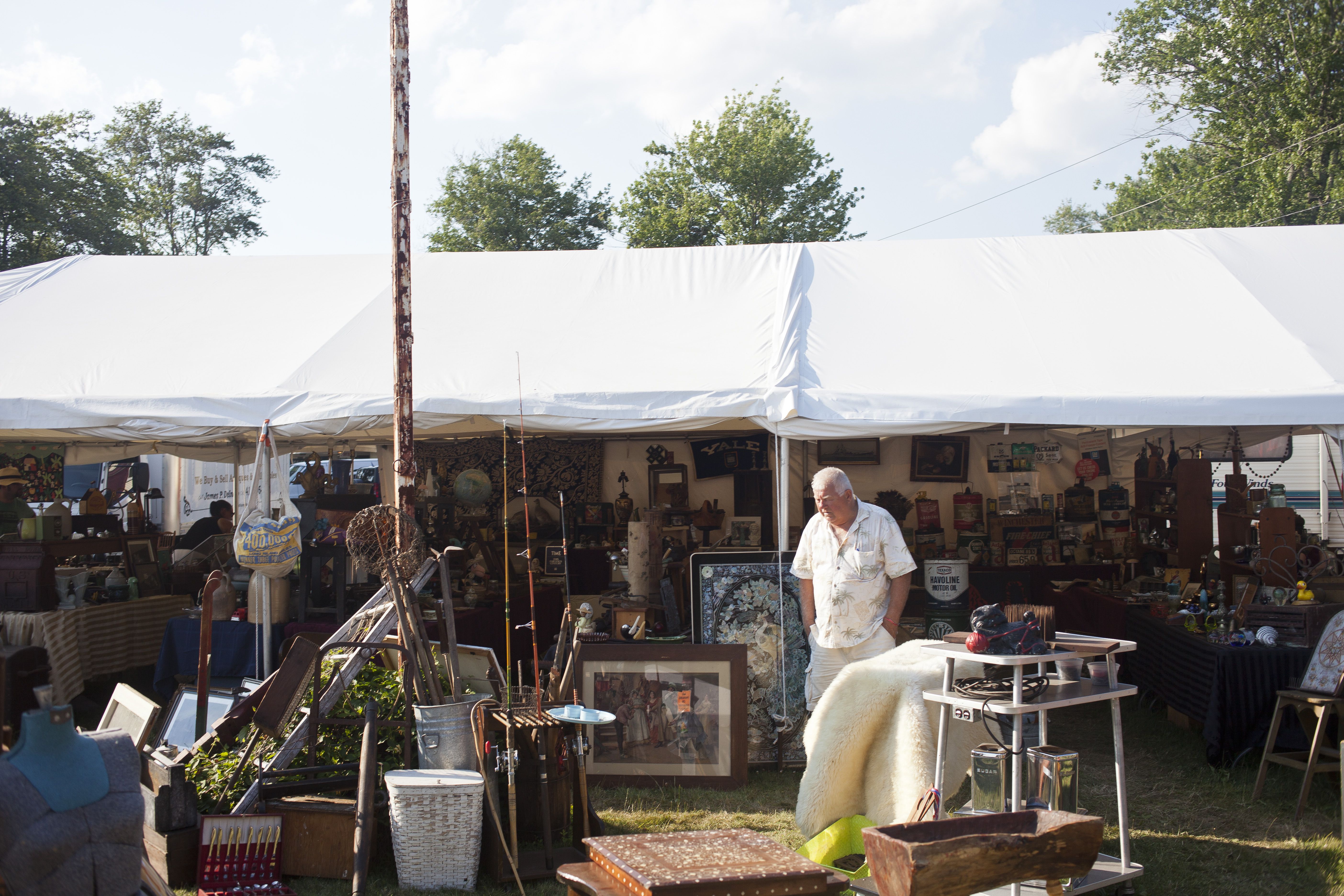 Brimfield Antiques Market On The Decline The Boston Globe